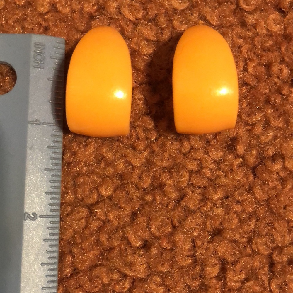 Gorgeous Vintage Peach Earrings ๐ - Picture 2 of 7